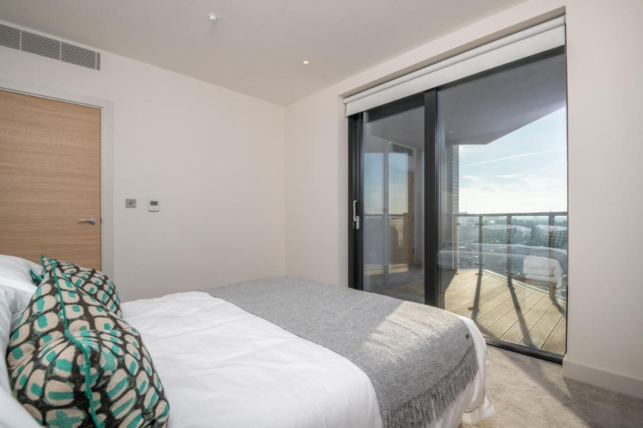 לונדון Modern Family Home Close To Victoria Station By Underthedoormat מראה חיצוני תמונה