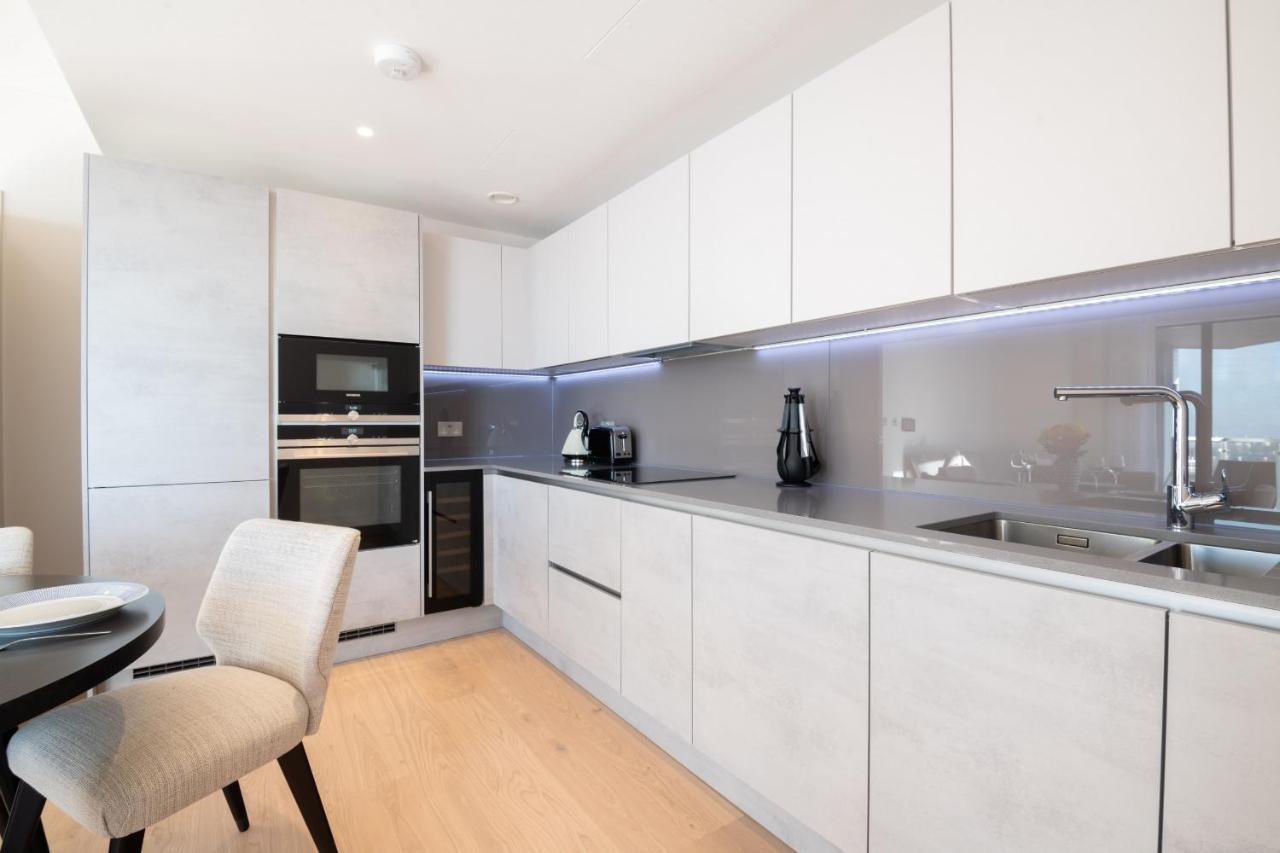 לונדון Modern Family Home Close To Victoria Station By Underthedoormat מראה חיצוני תמונה