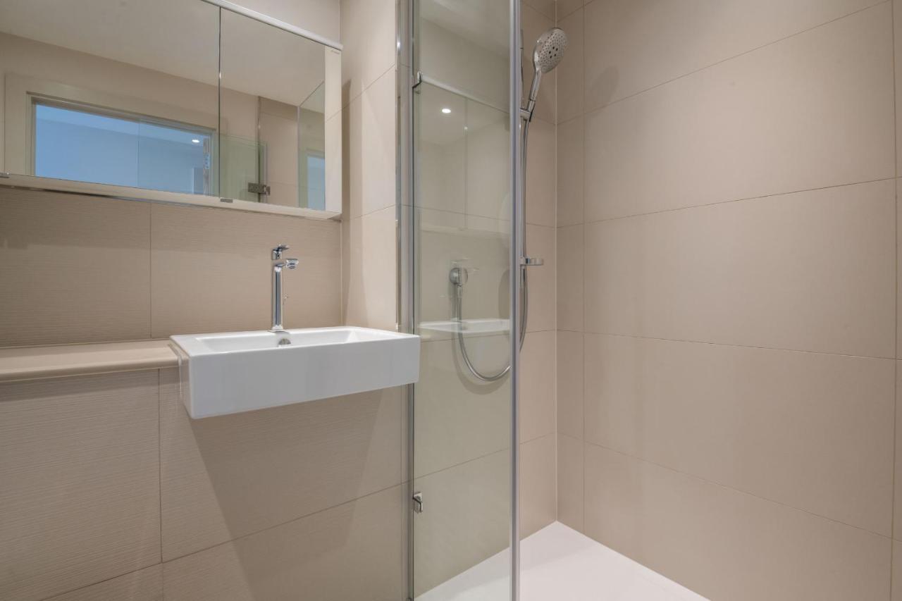 לונדון Modern Family Home Close To Victoria Station By Underthedoormat מראה חיצוני תמונה
